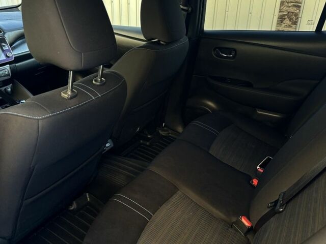 Чорний Ніссан Ліф, об'ємом двигуна 0 л та пробігом 84 тис. км за 15000 $, фото 5 на Automoto.ua