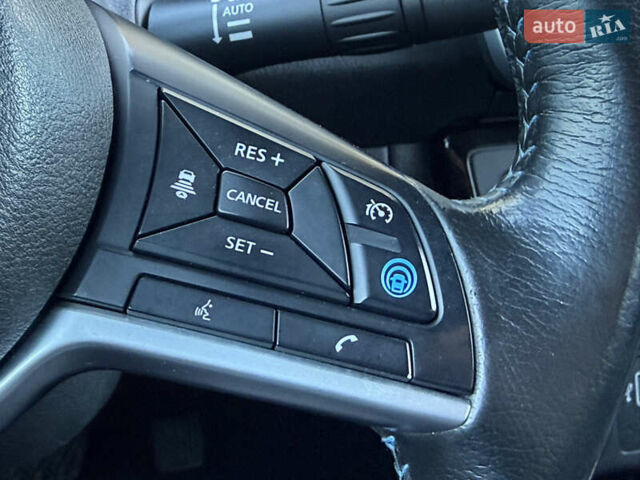 Черный Ниссан Лиф, объемом двигателя 0 л и пробегом 98 тыс. км за 15999 $, фото 51 на Automoto.ua