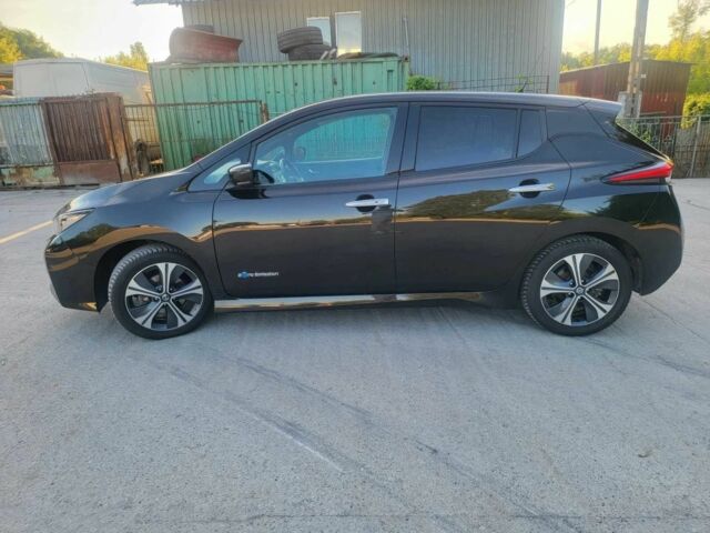 Черный Ниссан Лиф, объемом двигателя 0 л и пробегом 55 тыс. км за 7000 $, фото 4 на Automoto.ua