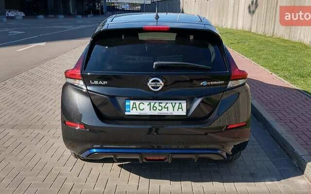 Черный Ниссан Лиф, объемом двигателя 0 л и пробегом 58 тыс. км за 14000 $, фото 10 на Automoto.ua