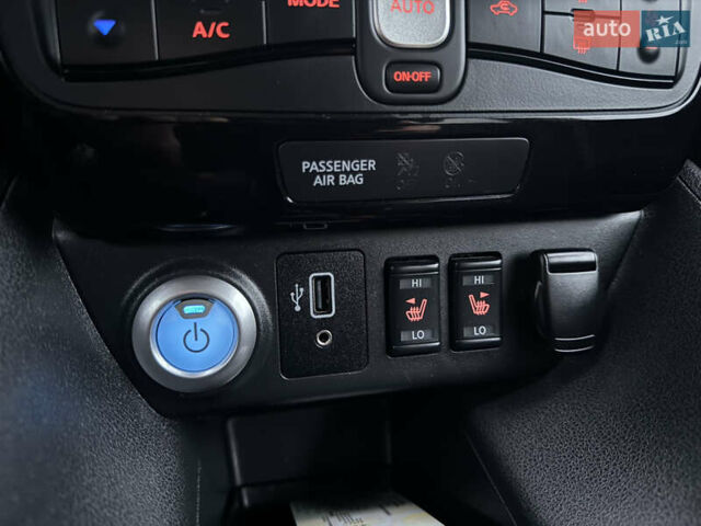 Черный Ниссан Лиф, объемом двигателя 0 л и пробегом 95 тыс. км за 16999 $, фото 66 на Automoto.ua