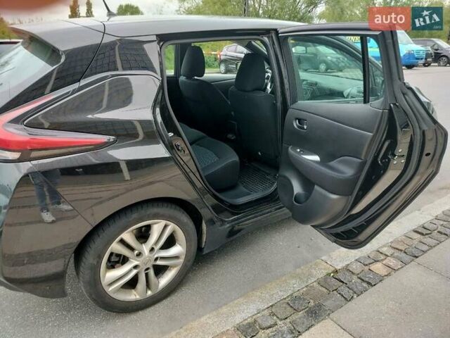 Чорний Ніссан Ліф, об'ємом двигуна 0 л та пробігом 56 тис. км за 14750 $, фото 1 на Automoto.ua