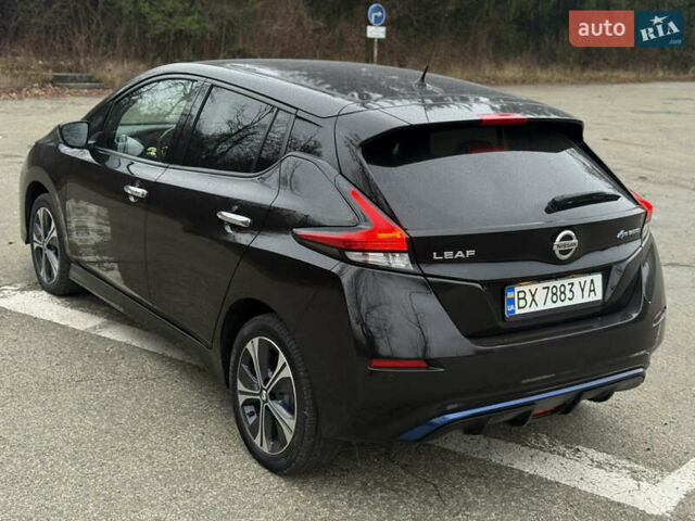 Черный Ниссан Лиф, объемом двигателя 0 л и пробегом 95 тыс. км за 16999 $, фото 17 на Automoto.ua