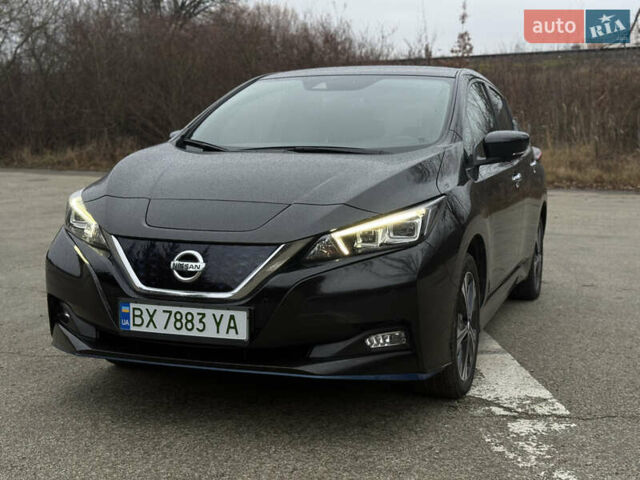 Черный Ниссан Лиф, объемом двигателя 0 л и пробегом 95 тыс. км за 16999 $, фото 11 на Automoto.ua
