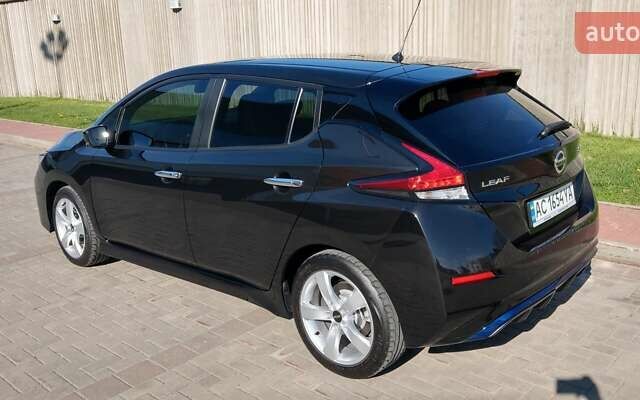 Черный Ниссан Лиф, объемом двигателя 0 л и пробегом 58 тыс. км за 14000 $, фото 7 на Automoto.ua