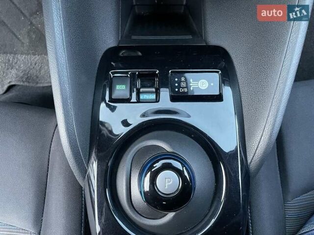 Чорний Ніссан Ліф, об'ємом двигуна 0 л та пробігом 70 тис. км за 13377 $, фото 20 на Automoto.ua