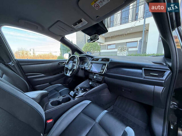 Черный Ниссан Лиф, объемом двигателя 0 л и пробегом 98 тыс. км за 15999 $, фото 26 на Automoto.ua