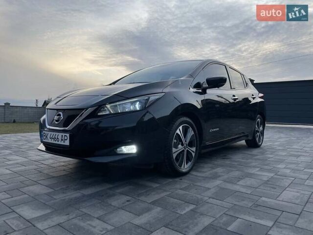 Чорний Ніссан Ліф, об'ємом двигуна 0 л та пробігом 70 тис. км за 13377 $, фото 4 на Automoto.ua