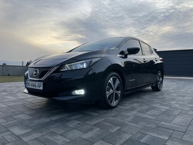 Черный Ниссан Лиф, объемом двигателя 0 л и пробегом 70 тыс. км за 13377 $, фото 5 на Automoto.ua