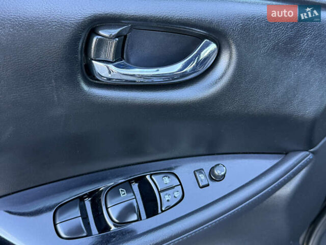 Черный Ниссан Лиф, объемом двигателя 0 л и пробегом 98 тыс. км за 15999 $, фото 43 на Automoto.ua