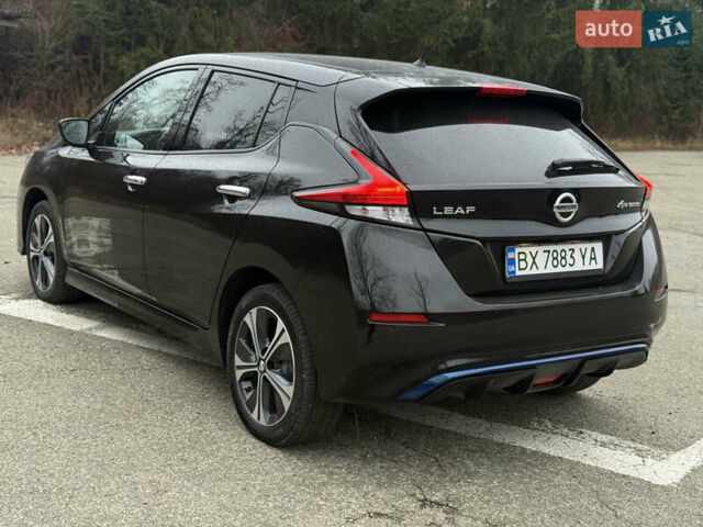 Черный Ниссан Лиф, объемом двигателя 0 л и пробегом 95 тыс. км за 16999 $, фото 18 на Automoto.ua