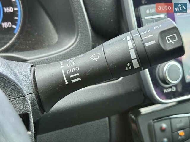 Чорний Ніссан Ліф, об'ємом двигуна 0 л та пробігом 72 тис. км за 15900 $, фото 23 на Automoto.ua