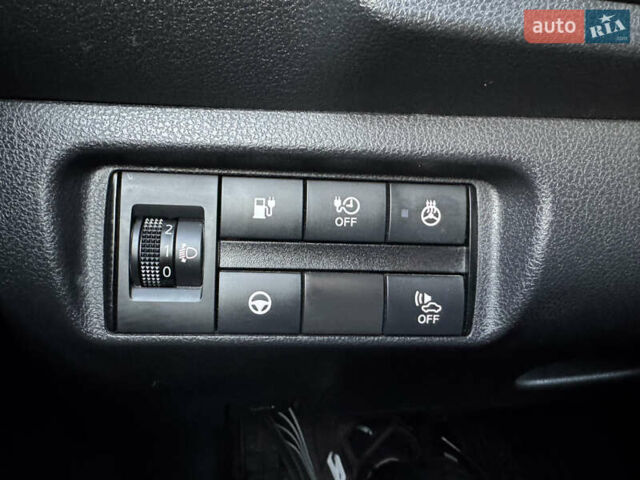 Черный Ниссан Лиф, объемом двигателя 0 л и пробегом 37 тыс. км за 13999 $, фото 21 на Automoto.ua