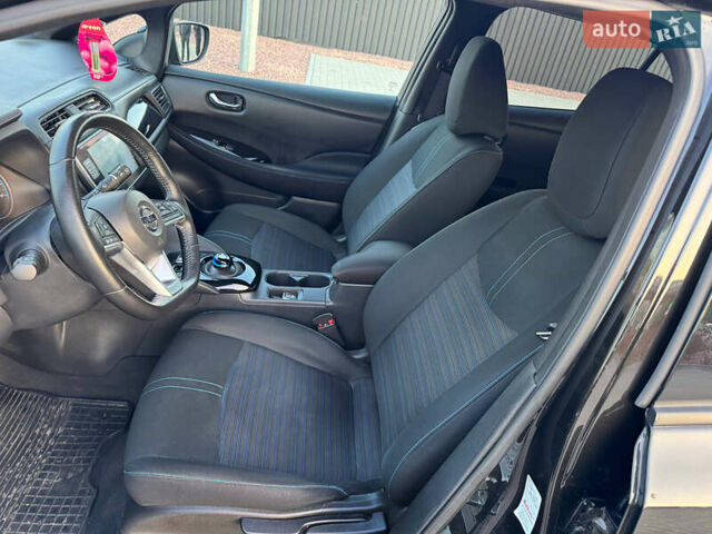 Черный Ниссан Лиф, объемом двигателя 0 л и пробегом 37 тыс. км за 13999 $, фото 14 на Automoto.ua