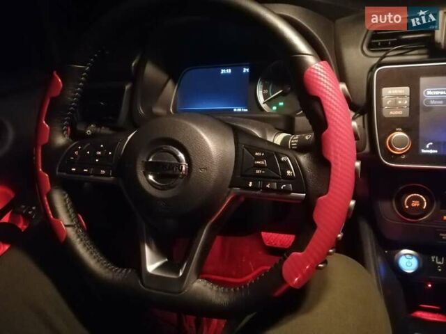 Черный Ниссан Лиф, объемом двигателя 0 л и пробегом 30 тыс. км за 16000 $, фото 11 на Automoto.ua