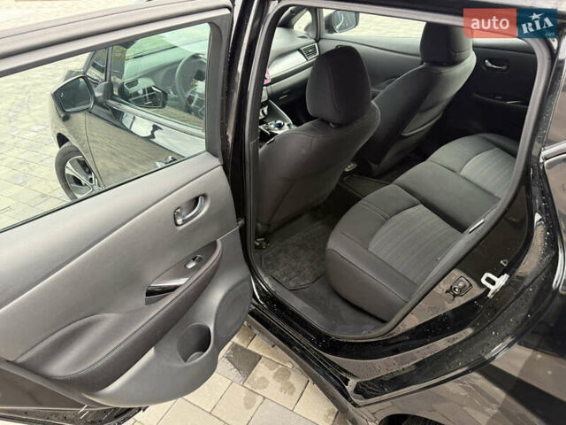 Черный Ниссан Лиф, объемом двигателя 0 л и пробегом 32 тыс. км за 16500 $, фото 18 на Automoto.ua