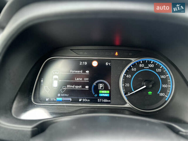 Чорний Ніссан Ліф, об'ємом двигуна 0 л та пробігом 57 тис. км за 14300 $, фото 34 на Automoto.ua