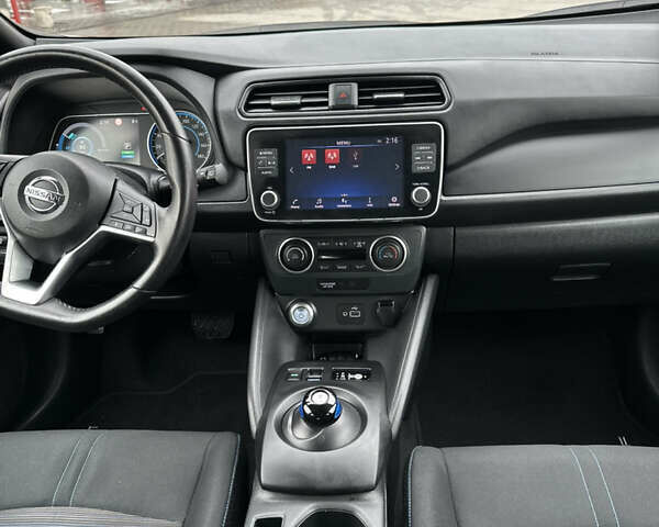 Чорний Ніссан Ліф, об'ємом двигуна 0 л та пробігом 57 тис. км за 14300 $, фото 26 на Automoto.ua