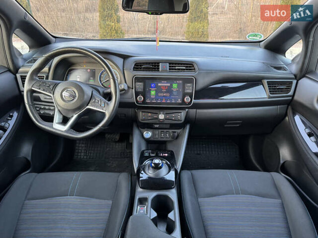 Черный Ниссан Лиф, объемом двигателя 0 л и пробегом 37 тыс. км за 13999 $, фото 12 на Automoto.ua