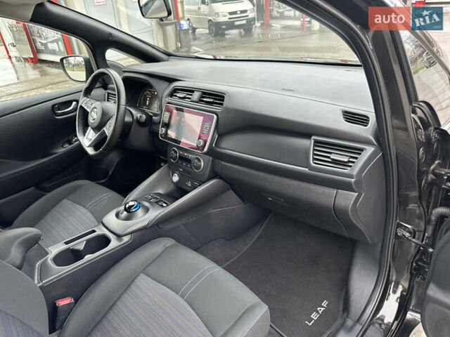 Чорний Ніссан Ліф, об'ємом двигуна 0 л та пробігом 57 тис. км за 14300 $, фото 29 на Automoto.ua