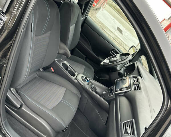 Чорний Ніссан Ліф, об'ємом двигуна 0 л та пробігом 57 тис. км за 14300 $, фото 28 на Automoto.ua