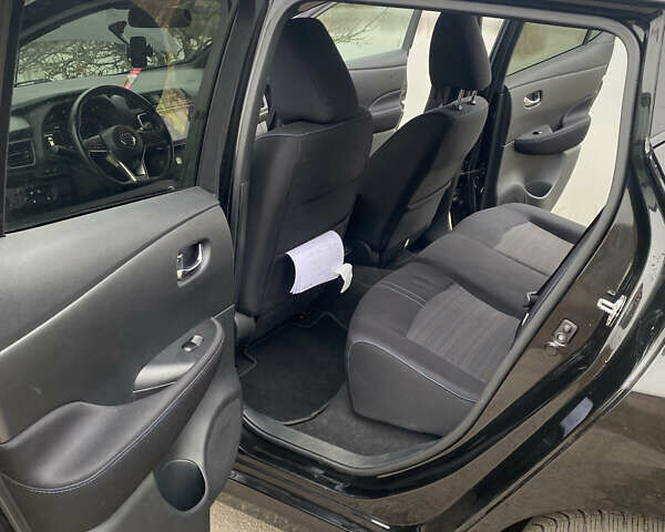 Черный Ниссан Лиф, объемом двигателя 0 л и пробегом 108 тыс. км за 19500 $, фото 18 на Automoto.ua