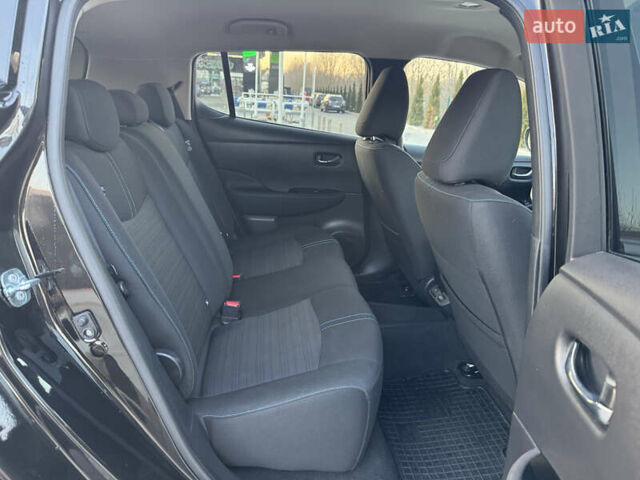 Черный Ниссан Лиф, объемом двигателя 0 л и пробегом 37 тыс. км за 13999 $, фото 9 на Automoto.ua