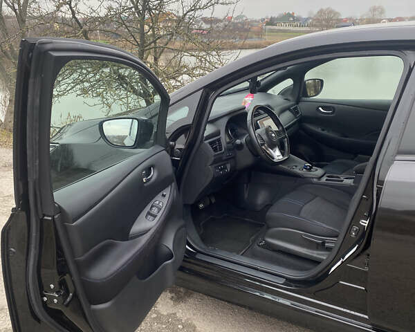 Черный Ниссан Лиф, объемом двигателя 0 л и пробегом 108 тыс. км за 19500 $, фото 11 на Automoto.ua