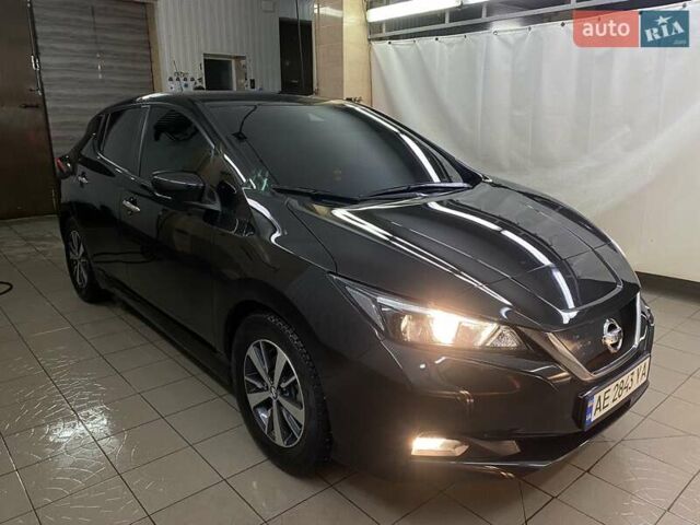 Черный Ниссан Лиф, объемом двигателя 0 л и пробегом 30 тыс. км за 16000 $, фото 12 на Automoto.ua