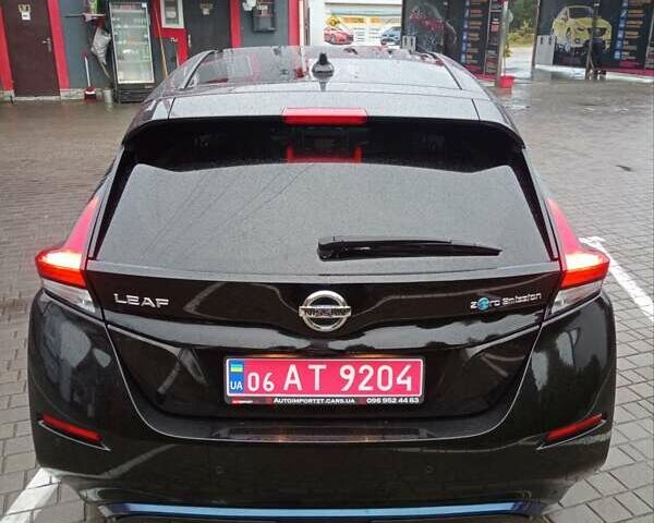 Чорний Ніссан Ліф, об'ємом двигуна 0 л та пробігом 95 тис. км за 13900 $, фото 42 на Automoto.ua