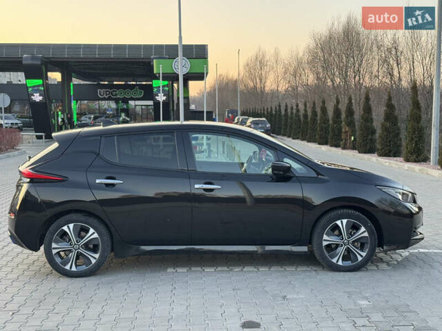 Черный Ниссан Лиф, объемом двигателя 0 л и пробегом 37 тыс. км за 13999 $, фото 3 на Automoto.ua