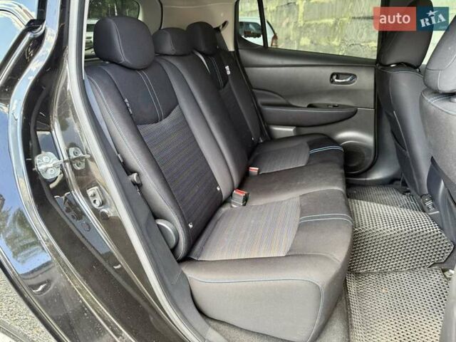 Чорний Ніссан Ліф, об'ємом двигуна 0 л та пробігом 72 тис. км за 15900 $, фото 9 на Automoto.ua