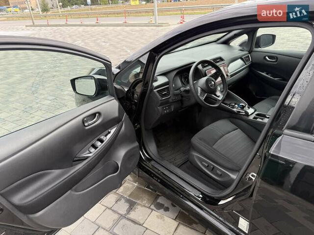 Черный Ниссан Лиф, объемом двигателя 0 л и пробегом 32 тыс. км за 16500 $, фото 9 на Automoto.ua