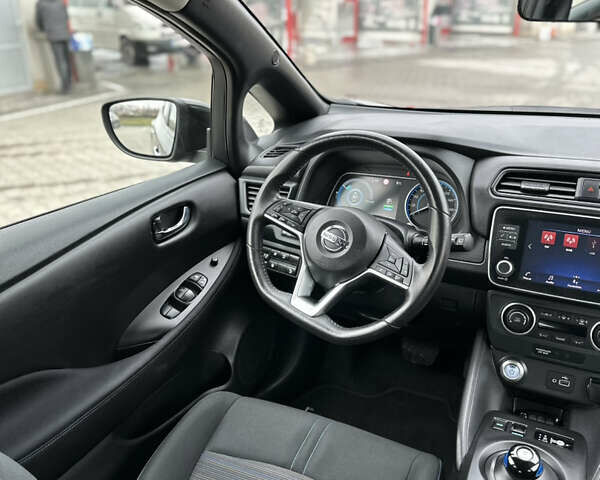 Чорний Ніссан Ліф, об'ємом двигуна 0 л та пробігом 57 тис. км за 14300 $, фото 25 на Automoto.ua