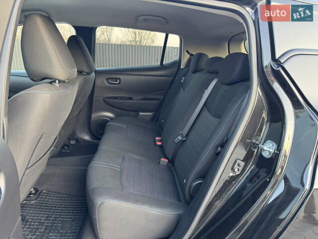 Черный Ниссан Лиф, объемом двигателя 0 л и пробегом 37 тыс. км за 13999 $, фото 8 на Automoto.ua