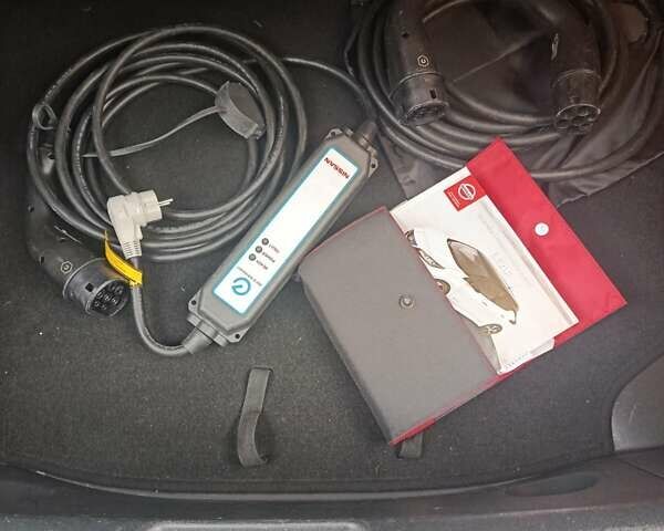 Черный Ниссан Лиф, объемом двигателя 0 л и пробегом 108 тыс. км за 19500 $, фото 21 на Automoto.ua