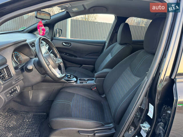 Черный Ниссан Лиф, объемом двигателя 0 л и пробегом 37 тыс. км за 13999 $, фото 13 на Automoto.ua