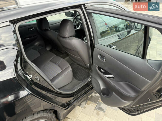 Черный Ниссан Лиф, объемом двигателя 0 л и пробегом 32 тыс. км за 16500 $, фото 19 на Automoto.ua