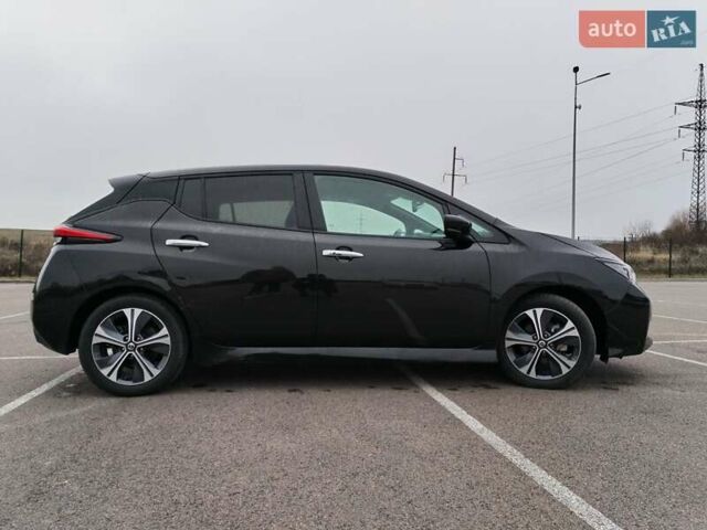 Чорний Ніссан Ліф, об'ємом двигуна 0 л та пробігом 53 тис. км за 14150 $, фото 3 на Automoto.ua