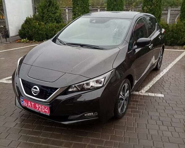 Черный Ниссан Лиф, объемом двигателя 0 л и пробегом 96 тыс. км за 13700 $, фото 1 на Automoto.ua