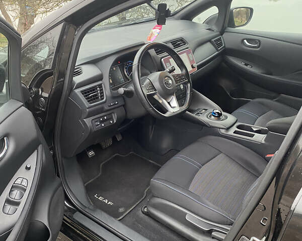 Черный Ниссан Лиф, объемом двигателя 0 л и пробегом 108 тыс. км за 19500 $, фото 12 на Automoto.ua