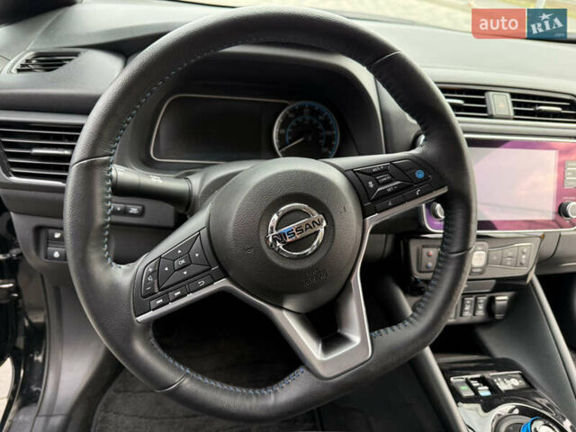 Черный Ниссан Лиф, объемом двигателя 0 л и пробегом 32 тыс. км за 16500 $, фото 14 на Automoto.ua