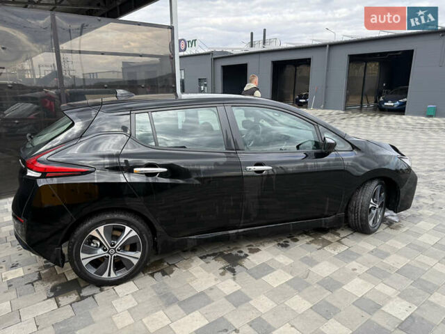 Черный Ниссан Лиф, объемом двигателя 0 л и пробегом 32 тыс. км за 16500 $, фото 8 на Automoto.ua