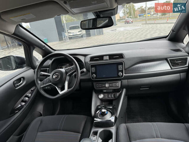 Черный Ниссан Лиф, объемом двигателя 0 л и пробегом 32 тыс. км за 16500 $, фото 13 на Automoto.ua