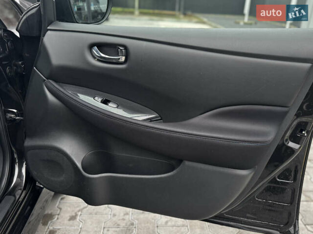 Чорний Ніссан Ліф, об'ємом двигуна 0 л та пробігом 128 тис. км за 15500 $, фото 48 на Automoto.ua