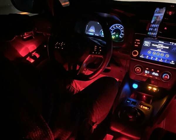 Черный Ниссан Лиф, объемом двигателя 0 л и пробегом 30 тыс. км за 16000 $, фото 2 на Automoto.ua