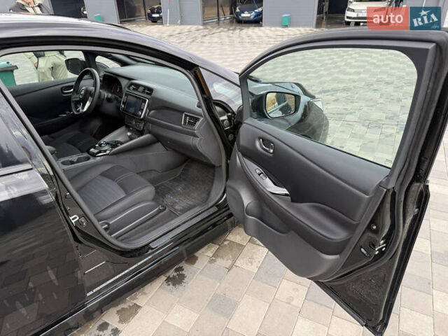 Черный Ниссан Лиф, объемом двигателя 0 л и пробегом 32 тыс. км за 16500 $, фото 11 на Automoto.ua