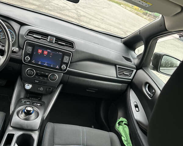 Чорний Ніссан Ліф, об'ємом двигуна 0 л та пробігом 57 тис. км за 14300 $, фото 27 на Automoto.ua