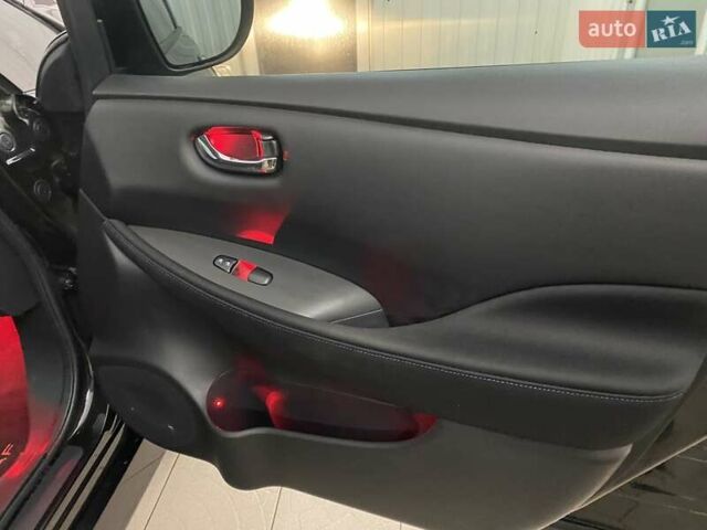 Черный Ниссан Лиф, объемом двигателя 0 л и пробегом 30 тыс. км за 16000 $, фото 1 на Automoto.ua