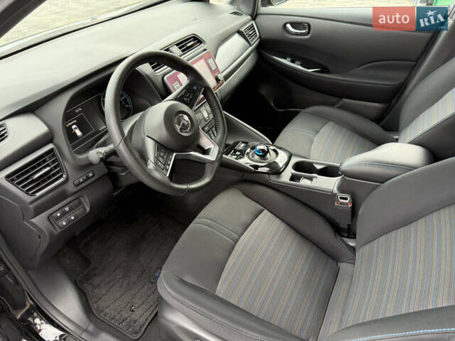 Черный Ниссан Лиф, объемом двигателя 0 л и пробегом 32 тыс. км за 16500 $, фото 10 на Automoto.ua